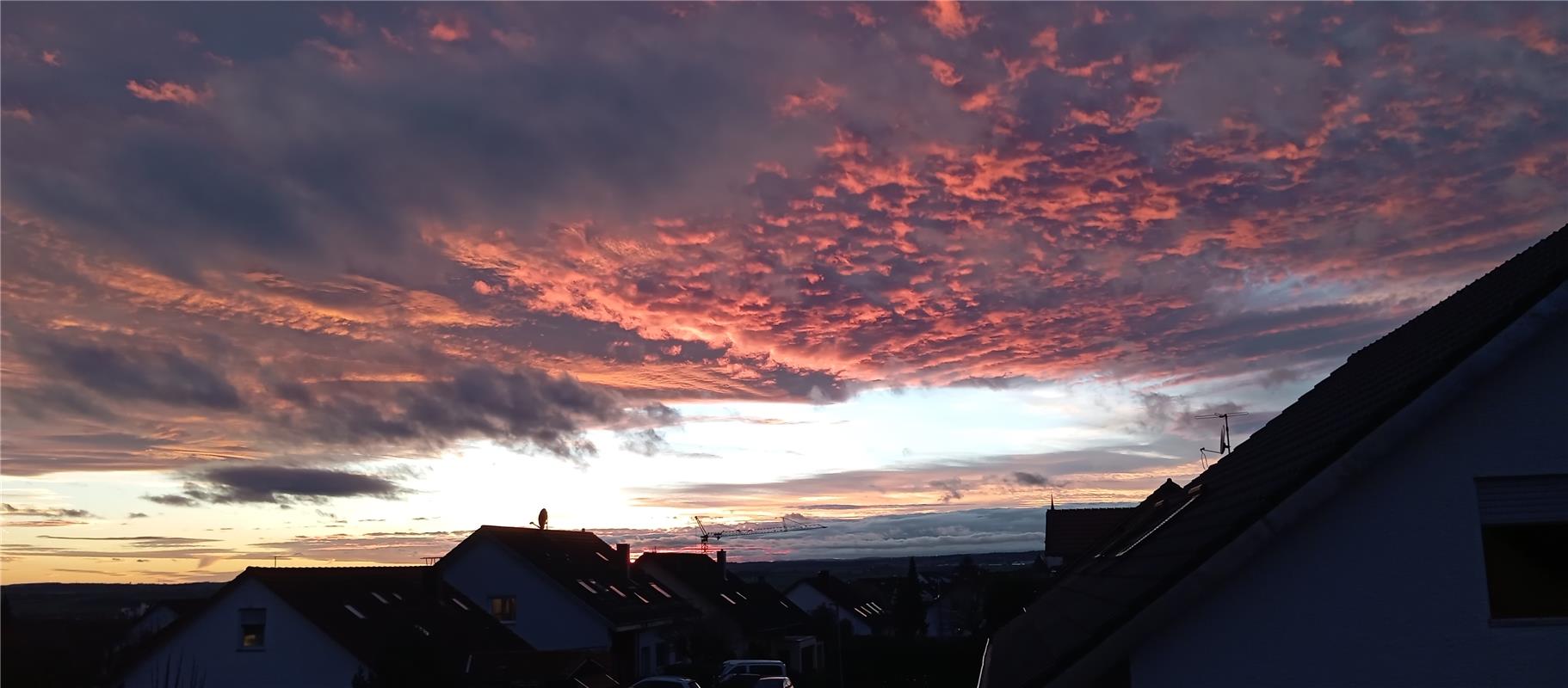 Der 1. Weihnachtstag verabschiedet sich in den letzten Sonnenstrahlen. Von Ulrik...