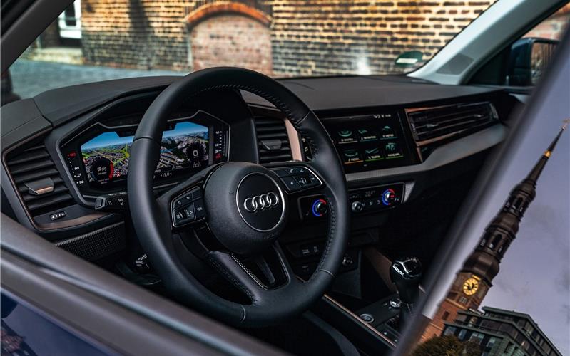 Fit für die digitale Zukunft Der A1 citycarver zeigt sein sportliches Interieur mit volldigitalem Kombiinstrument