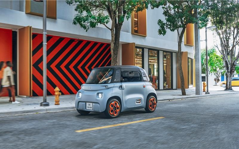 Der Citroën Ami: Auftritt des rein elektrischen Stadtflitzers in einem originellen,symetrischen DesignGB-Fotos: maison-vignaux@ Continental Productions