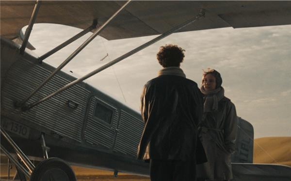 Der Erfinder des „Kleinen Prinzen“ erhält mit „Saint-Exupéry“ einen biografisch angehauchten Abenteuerfilm. GB-Foto: Studiocanal
