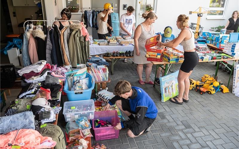 Der Garagenflohmarkt in Jettingen (Bild) hat bestens funktioniert, in Breitenholz ist am Samstag Premiere. GB-Foto (Archiv): Schmidt