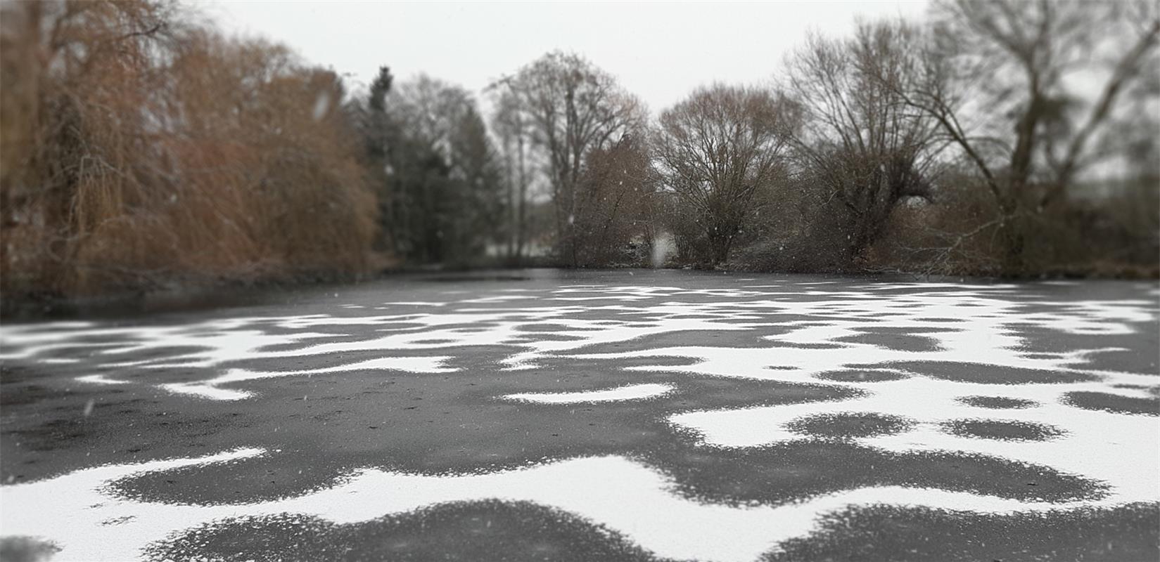 Der Herrenberger Eisweiher macht in diesen Tagen seinem Namen alle Ehre, findet ...