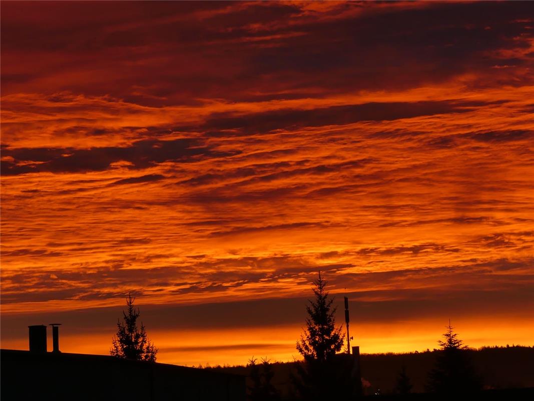 Der Himmel brennt über Gärtringen, stellt Walter Bader fest. 