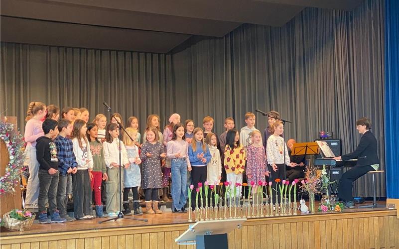 Der Kinderchor der Nufringer Grundschule im Wiesengrund fiebert einem besonderen Auftritt entgegen.GB-Foto: gb