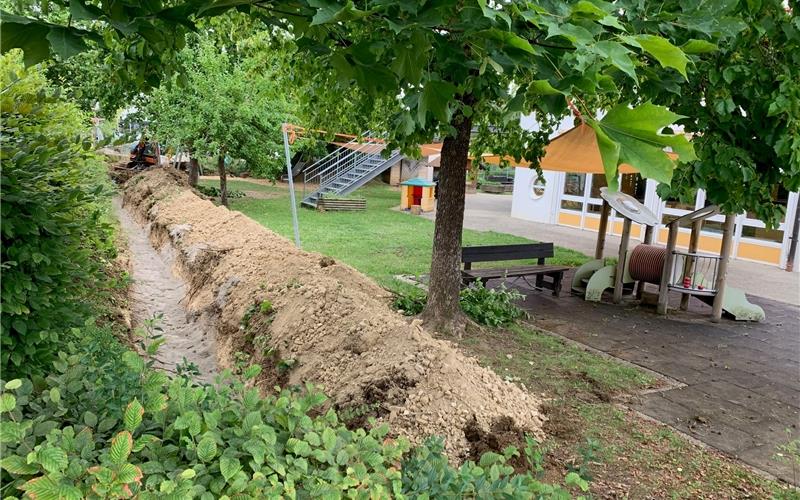 Der Kindergarten Heubergring wird nun ebenfalls an das Nahwärmenetz der Gemeinde angeschlossen. Die Arbeiten laufen bereits. GB-Foto: gb
