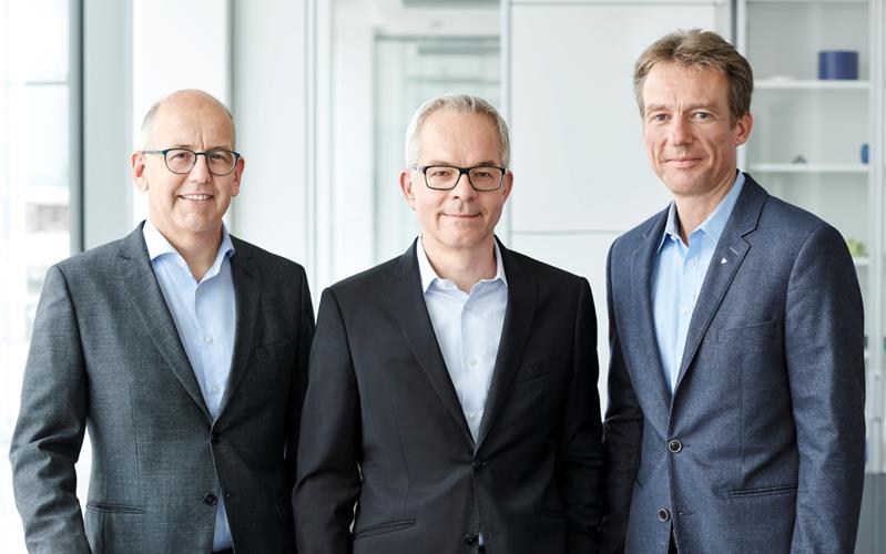 Der Kunststoffspezialist Ensinger wird jetzt von drei Geschäftsführern geleitet: Klaus Ensinger, Dr. Roland Reber und Dr. Oliver Frey (von links)