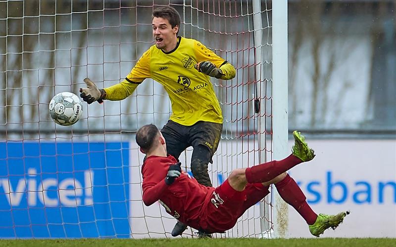 Der Oberjesinger Keeper Lucas Kroker (oben) musste in Bettringen einen unglücklichen Gegentreffer hinnehmen. GB-Foto (Archiv): Eibner/Gerald Oelze-de Stoppany