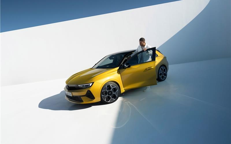 Der Opel Astrawurde in dersechsten Generation komplett neuentwickelt –das Kompaktklasse-Modell gibt es nun auch elektrifiziertGB-Fotos: gb