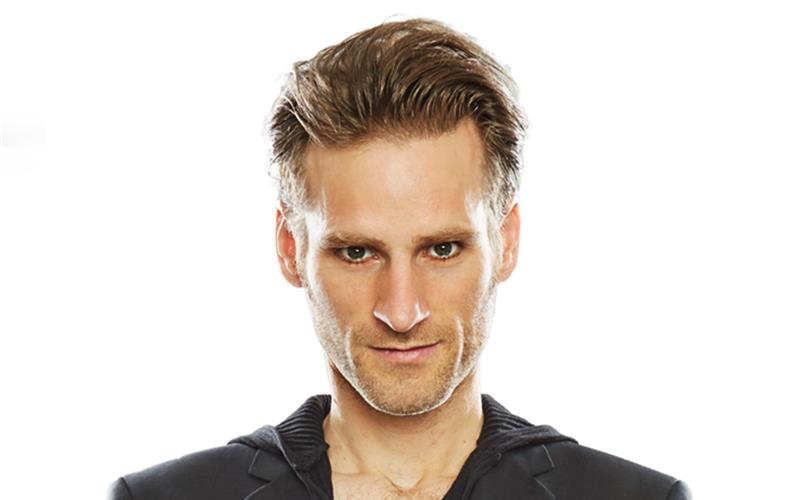 Verlosung: Magische Momente Der Organisator und Gastgeber der 22. Tübinger Zaubergala im Landestheater in Tübingen (LTT) am Samstag und Sonntag, 16./17. März, Julius Frack, war einst Referendar am Schickhardt-Gymnasium Herrenberg (SGH). GB-Foto: gb