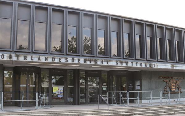 Der „Reichsbürger“-Prozess gegen neun Angeklagte wird seit zweieinhalb Jahren vom Oberlandesgericht Stuttgart im Prozessgebäude in Stammheim verhandelt. GB-Foto: Priotto