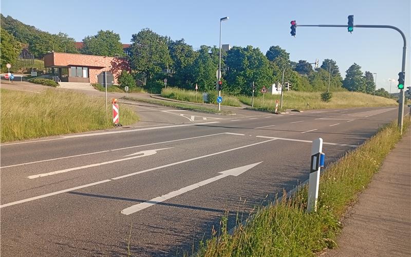 Der Rollerfahrer wurde auf der Linksabbiespur erfasst. GB-Foto: gb