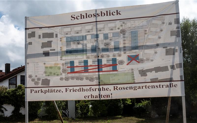 Der „Schlossblick“, das ehemalige Schulgelände in Entringen: Die vorgesehene Bebauung ist umstritten. GB-Foto: Schmidt
