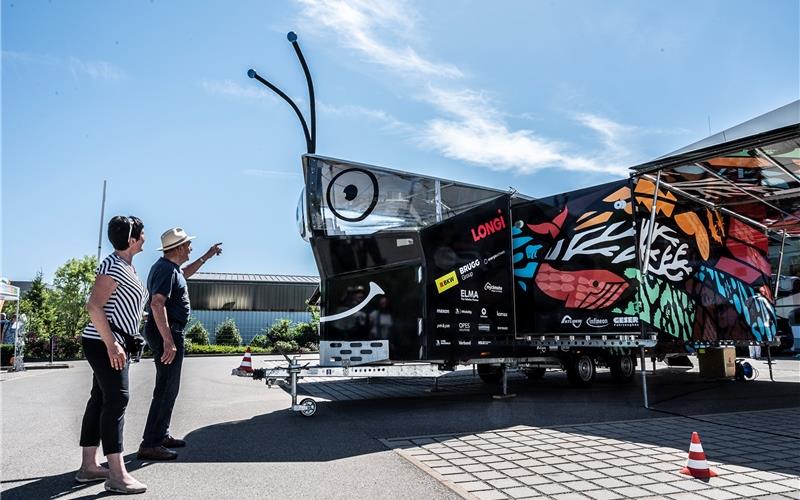 Der „Solar Butterfly“ – hier auf dem Nagolder Wolfsberg – ist ein rollender Klimapionier. GB-Foto: Schmidt