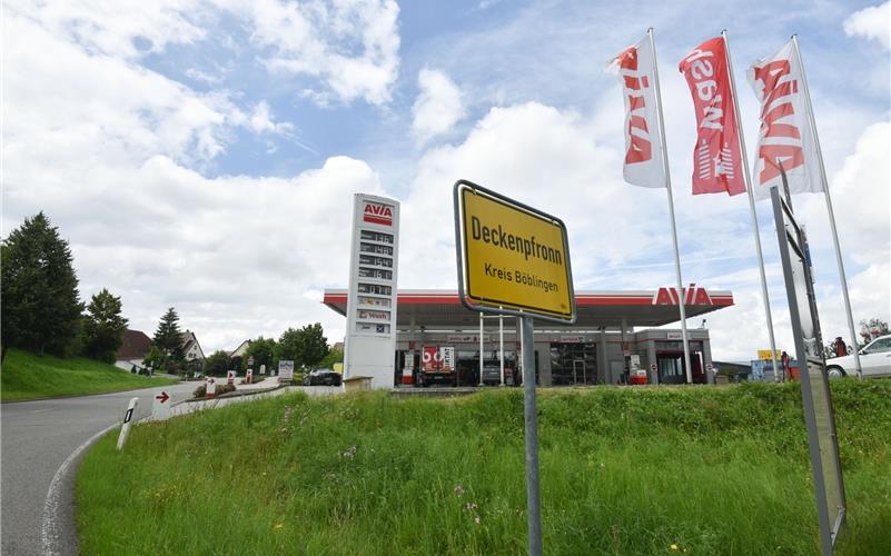 Täter flüchtet zu Fuß in den Ort