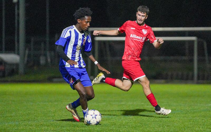 Der Türk. SV Herrenberg (rot) zieht gegen den TV Gültstein in die nächste Pokalrunde ein.GB-Foto: Eibner/Daniele La Rocca