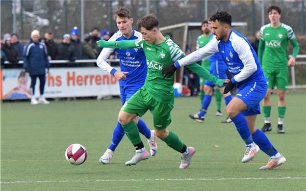 Der VfL Herrenberg (grün) brachte den Sieg nach Hause. GB-Foto: Holom