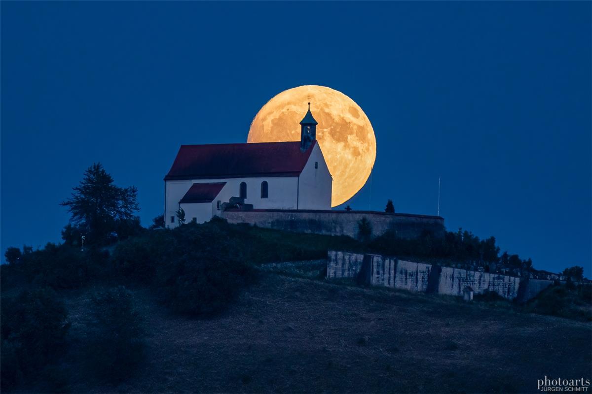 Der Vollmond, im Juli auch Donnermond genannt, zeigte sich am 2.7. hinter der Wu...