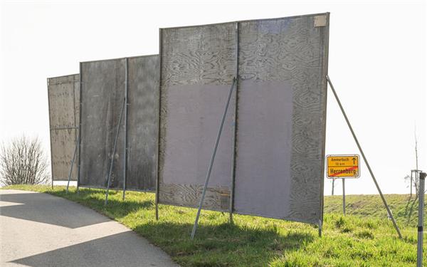 Der Wahlkampf neigt sich dem Ende zu – und bald schon zeigt sich die Kehrseite der Wahlwerbung. GB-Foto: Vecsey