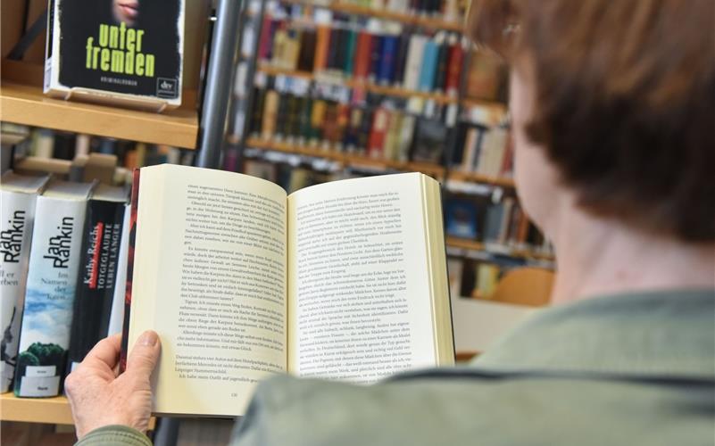 Der älteste Leser der Gäufeldener Ortsbücherei ist 89 Jahre alt. Hauptsächlich leihen aber Kinder und Jugendliche dort Medien aus.GB-Foto (Archiv): Schmidt