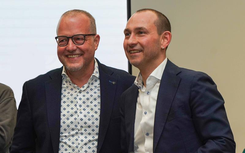 Der alte und neue Böblinger OB: Dr. Stefan Belz (rechts) mit seinem Mann Manuel Zimmerer.GB-Foto: Dettenmeyer