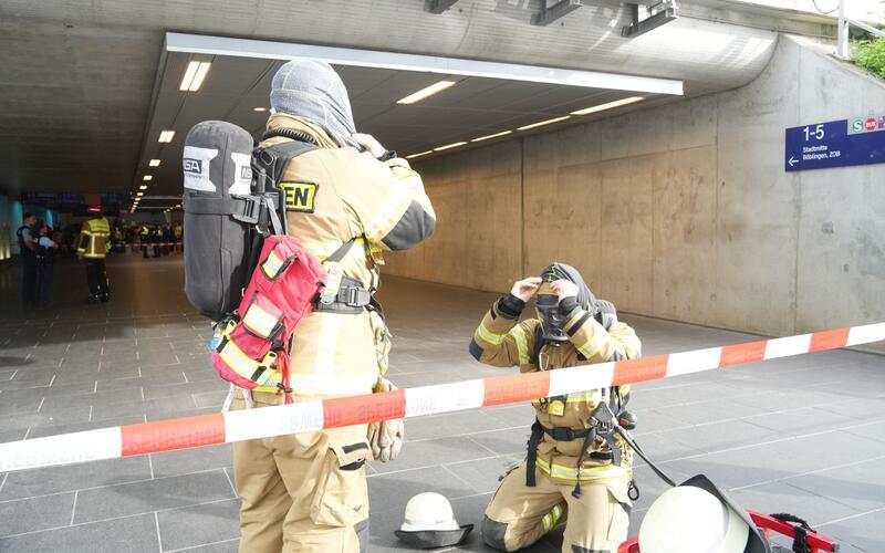 Der ammoniakhaltige Stoff war zu entsorgen. GB-Fotos: SDMG/Dettenmeyer
