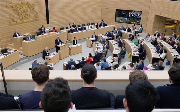 Der baden-württembergische Landtag – hier bei einer Regierungserklärung von Ministerpräsident Cem Özdemir.GB-Foto: Lichtgut/Leif Piechowski