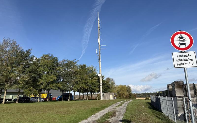 Der bestehende Mobilfunkmast in Mötzingen reicht offensichtlich nicht für eine gute Versorgung aus. GB-Foto: Priesterbach