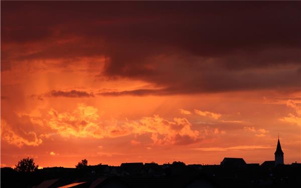 Der „brennende Himmel“ über der Gäugemeinde Jettingen