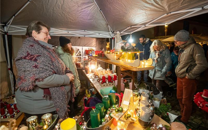 Der erste Markt im Zeichen der Vorweihnachtszeit