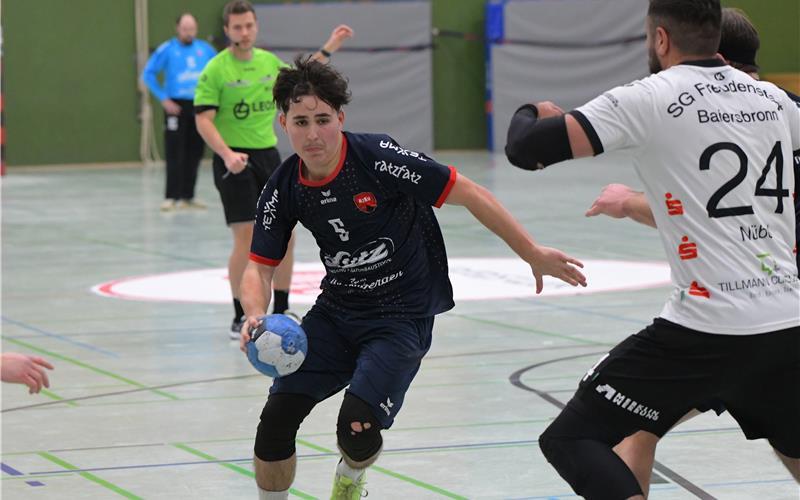 Der junge Yanick Bross überzeugt als Taktgeber im Rückraum. GB-Foto: Gebhardt