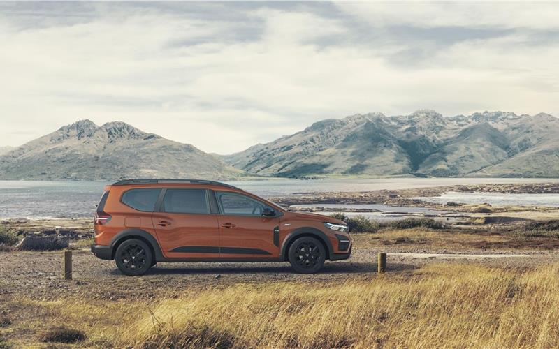 Auto-Mobilität auch für kinderreiche Familien Der neue Dacia Jogger verfügt über einfamilienfreundliches Platzangebot mitvariablenStaumöglichkeiten.GB-Fotos: gb