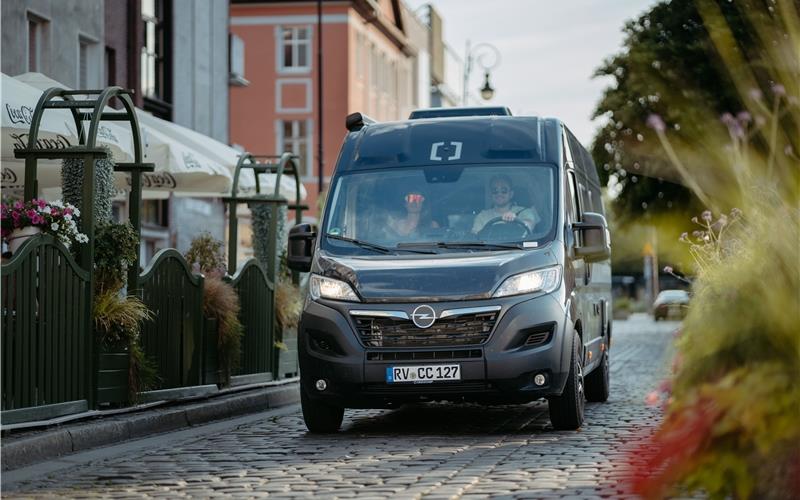 Ein Fahrzeug und gleich drei Urlaubsvarianten Der neue Opel Movanoist die Basis für dieCamper- Vans vonCrosscamp.