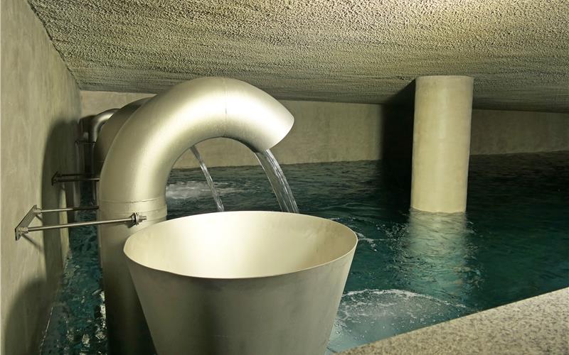 Der neue Rohwasserbehälter ist in Betrieb: Dort wird das Wasser enthärtet.GB-Foto: gb