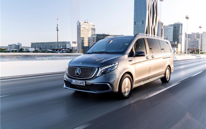 Der rein elektrisch fahrende Mercedes-Benz EQV: Geeignet als Familien- und Freizeitfahrzeug ebenso als repräsentativer Dienstwagen oder als VIP-und HotelshuttleGB-Fotos: gb