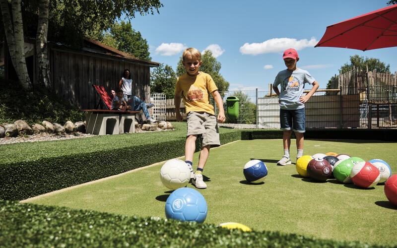 „Deutschlands verrückteste Golfanlage“ umfasst 18 Bahnen.GB-Foto: Seepark-Golf/Uricher