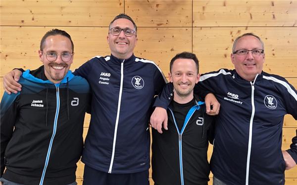 Die Abteilungsleiter der fusionierten Vereine mit (von links) Janick Schache (VfL Oberjettingen), Angelo Cuomo (VfL Nagold), Benjamin Sahr (VfL Oberjettingen) und Michael Wandlowsky (VfL Nagold). GB-Foto: Holzapfel