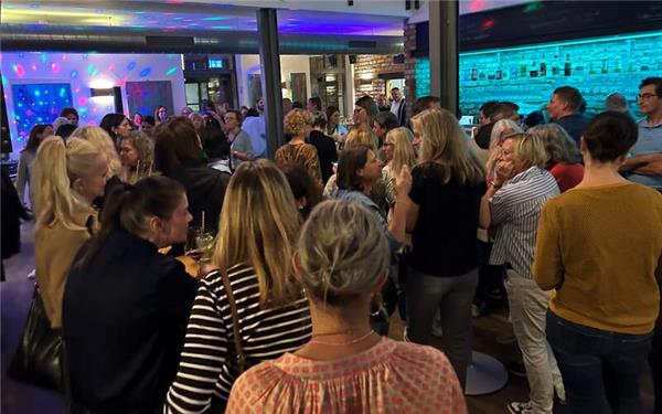 Die After-WorkParty ist für viele eine kleine Highlight-Insel im Berufsalltag.  GB-Foto: gb