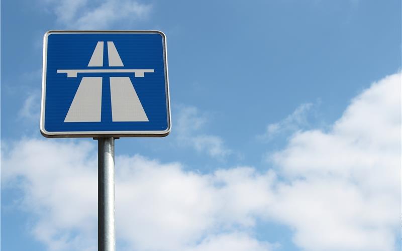Ab Freitagabend A81 bis Sonntag bei Böblingen voll gesperrt Die Autobahn: Baustelle bei Böblingen/Sindelfingen. GB-Symbolfoto: Björn Wylezich/stock.adobe.com