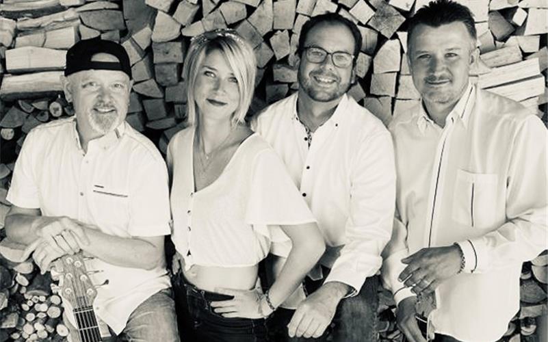 Die Band „4 more friends“ gibt für die „Gäubote“-Weihnachtsaktion eine Charity-Gala im Mauerwerk.GB-Foto: gb