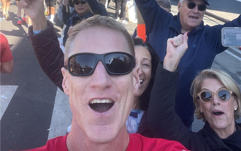 Die Begeisterung der Zuschauer trug auch Michael Juhasz über die Strecke. GB-Fotos: gb