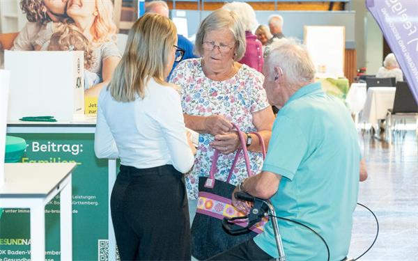 Die Besucher wurden an vielen Ständen fachkundig beraten. GB-Foto: Vecsey