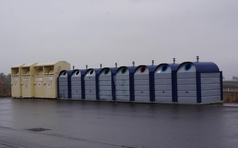 Die Container am Römerweg müssen der Baustelle weichen.GB-Foto: gb