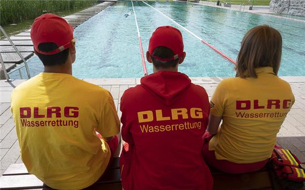 Die DLRG-Ortsgruppe Herrenberg hat den Überblick. GB-Foto (Archiv): Schmidt