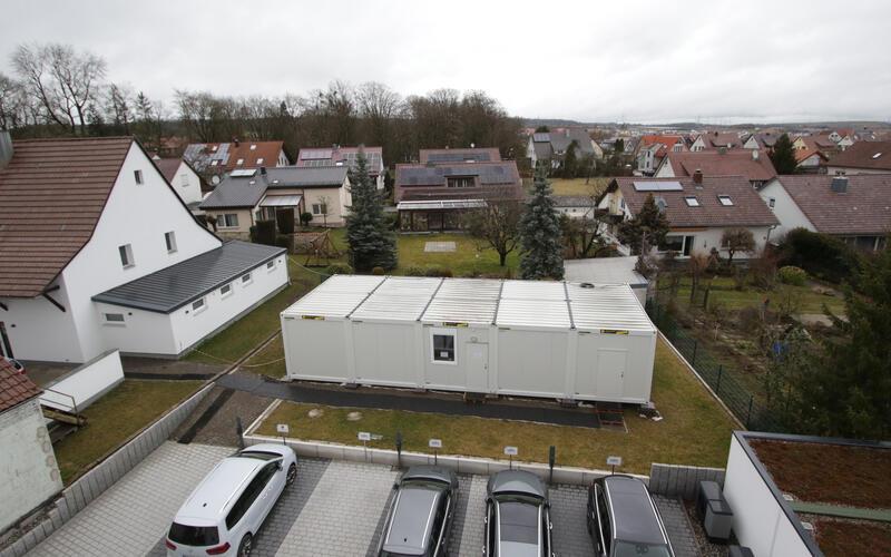 Die Elim-Gemeinde hat neben ihrem Standort in der Ortsmitte mittlerweile Container aufstellen lassen. GB-Foto: Bäuerle