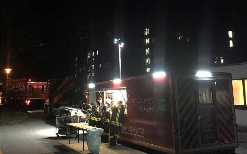Brand im Klinikum Nordschwarzwald Die Feuerwehr im Klinikum NordschwarzwaldGB-Foto: Markus Fritsch/Kreisfeuerwehrverband Calw