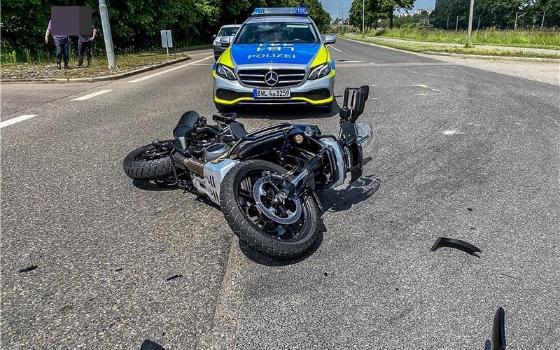 Die Harley nach der Kollision GB-Foto: SDMG/Dettenmeyer