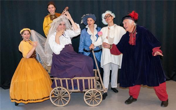 Die Herrenberger Bühne probt „Pantalones Hochzeit“: Ein Stück, das Spielfreude aufflammen lässt. GB-Foto: Vecsey
