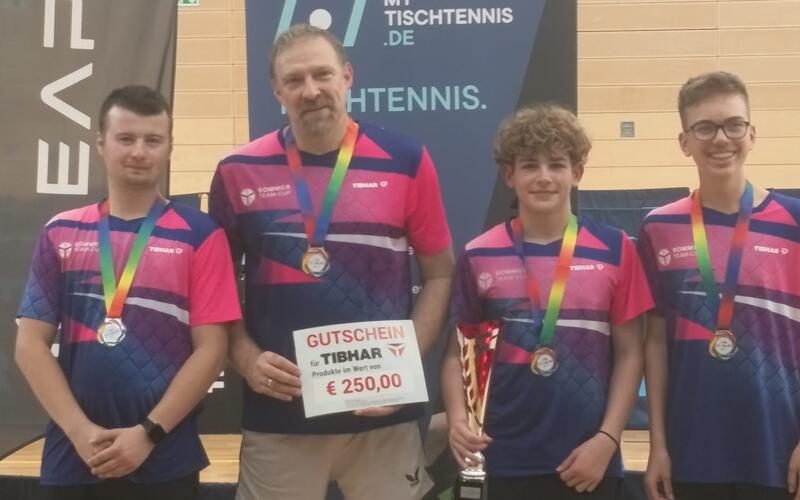 Die Herrenberger Formation mit (von links) Timo Marquart, Holger Salmon, Jonas Rein und Janne Fallscheer holte beim Sommer-Teamcup-Wettbewerb den zweiten Platz. GB-Foto: gb