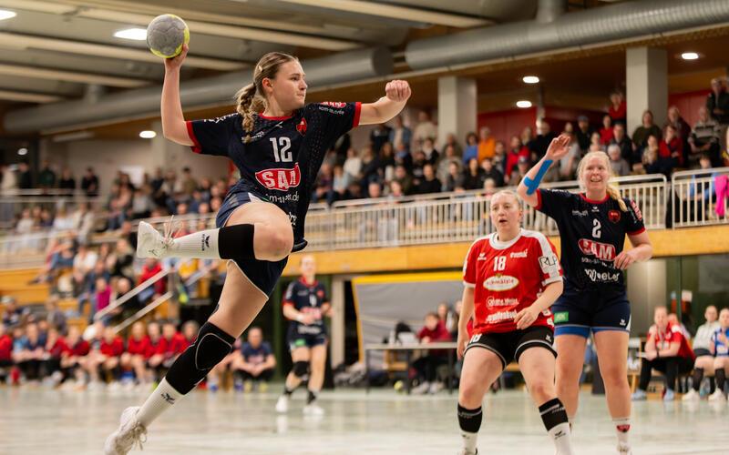 Die Herrenbergerin Sina Venth überzeugte mit sieben Feldtoren gegen den VfL Pfullingen. GB-Foto: Eibner/Andreas Ulmer