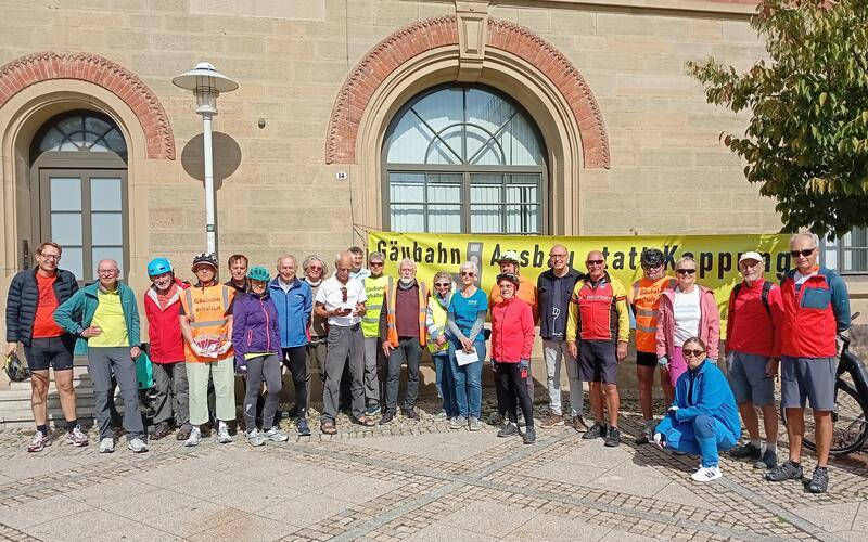 Die Initiative Pro Gäubahn Rottweil machte gestern in Herrenberg Halt. GB-Fotos: gb